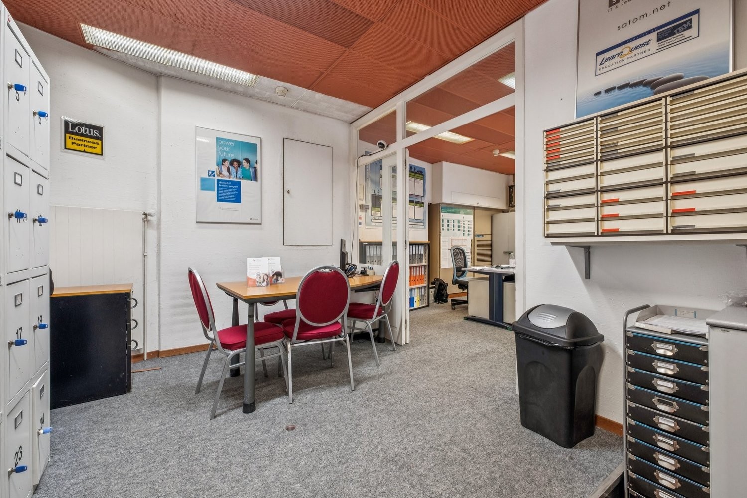 324m² ufficio, foto 6 di 10