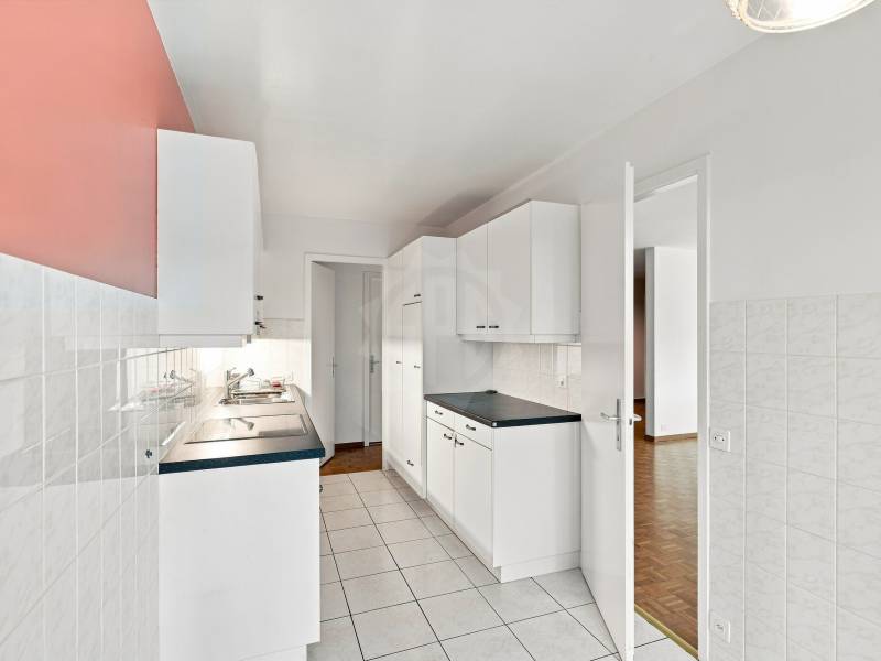 5 rooms apartment