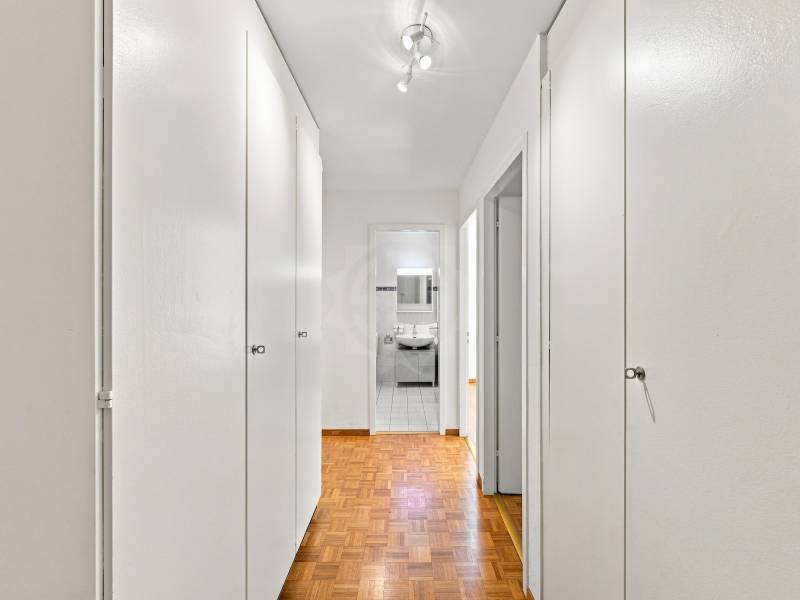 5 rooms apartment