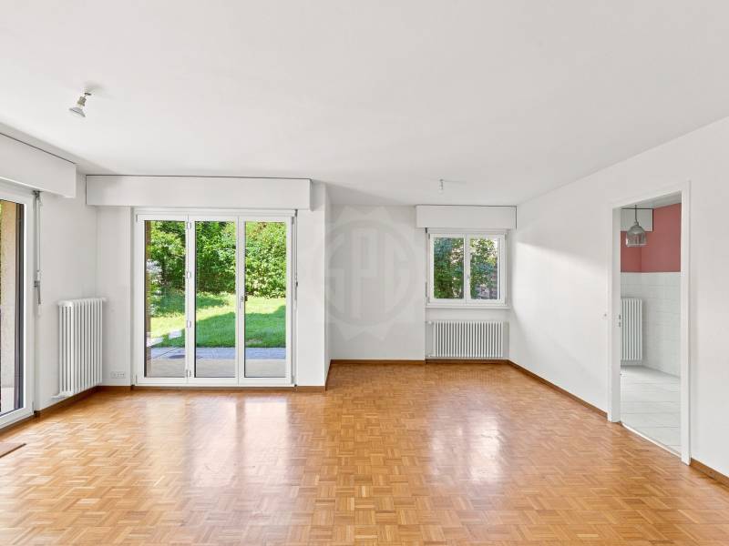 5 rooms apartment