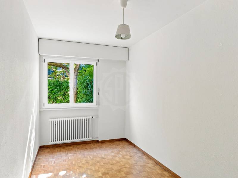 5 rooms apartment