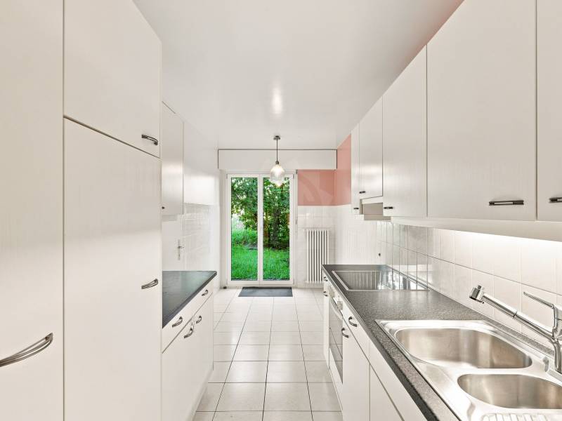 5 rooms apartment
