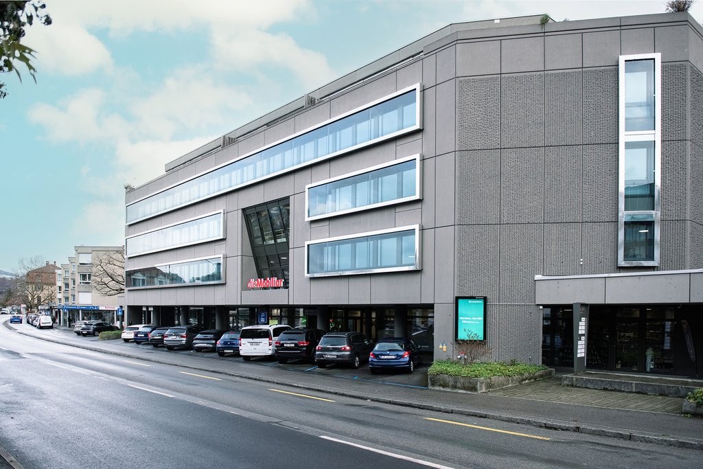258m² office