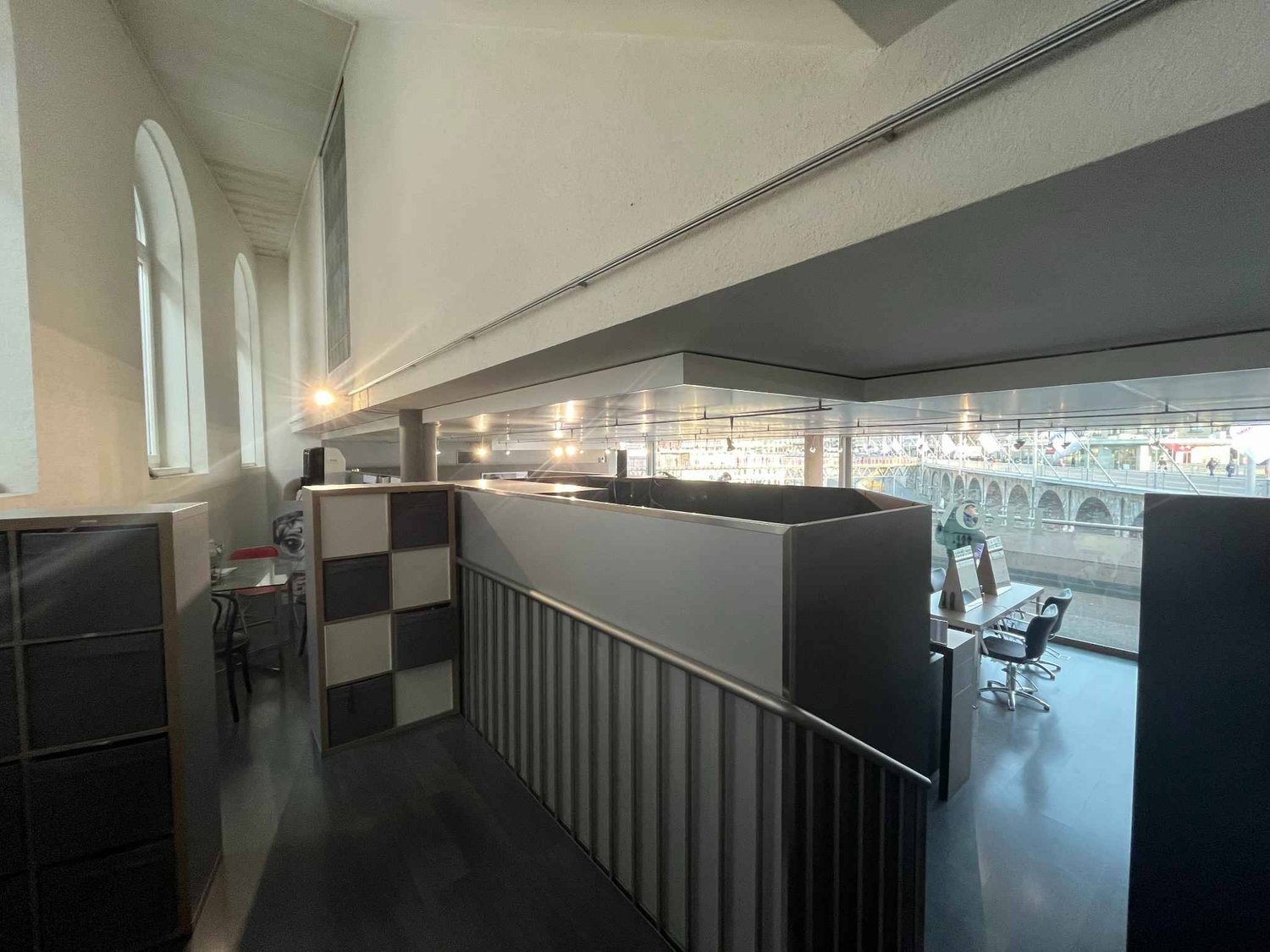 90m² arcade