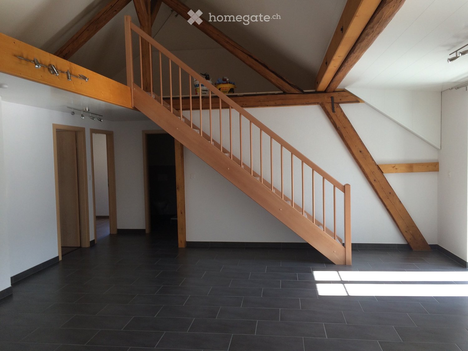 5 rooms apartment
