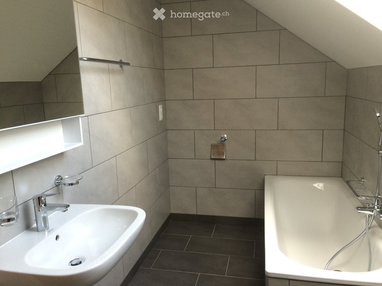 5 rooms apartment