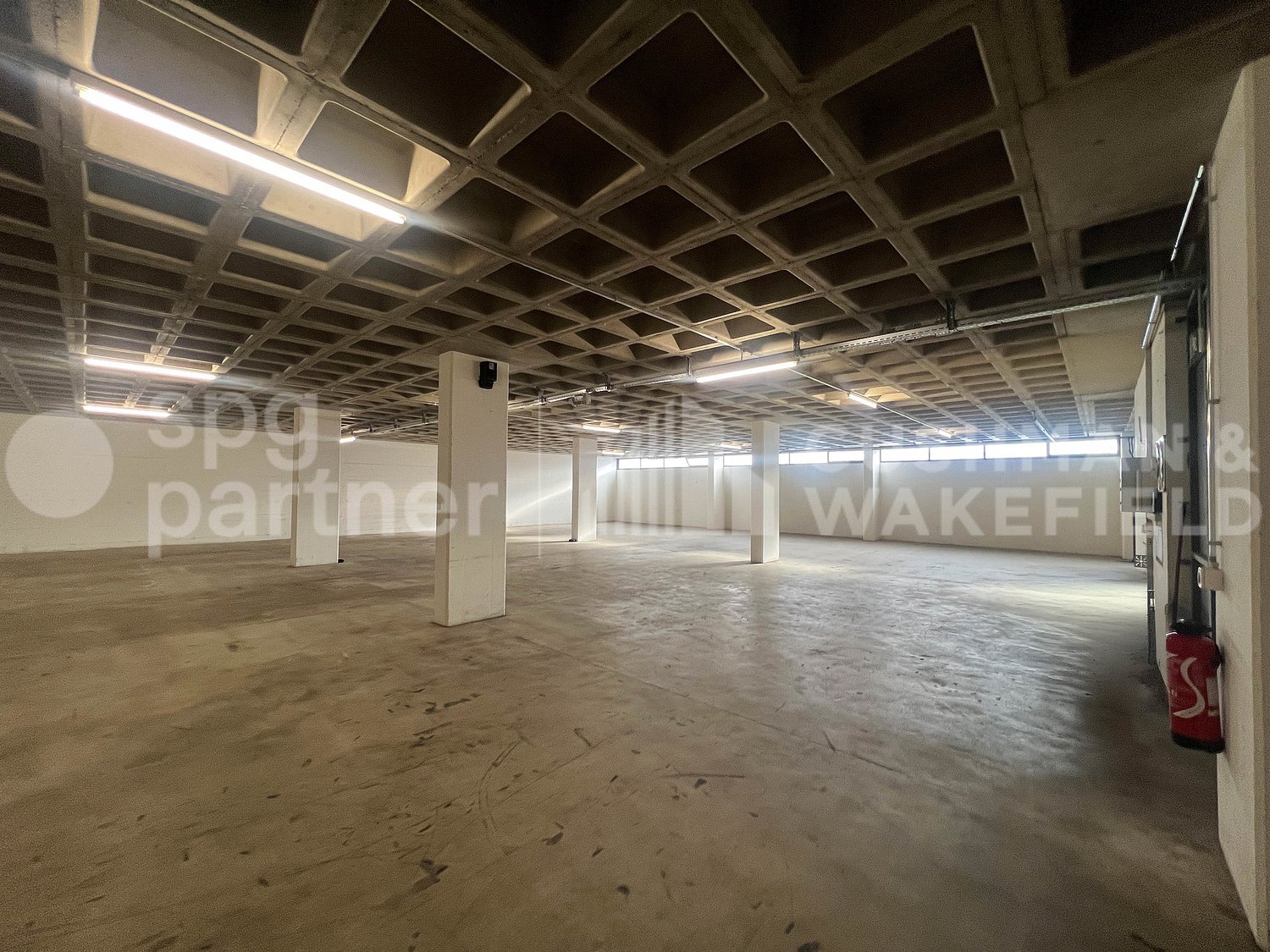 2500m² commerciale