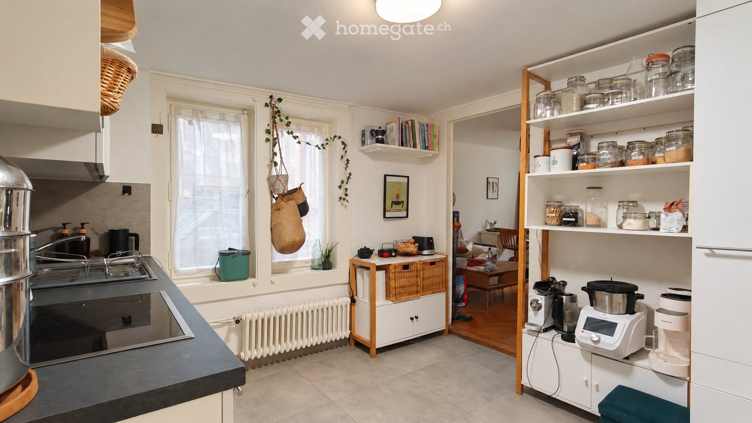 Appartamento con 1 locale

Appartamento completamente arredato proposto in subaffitto per una persona sola, per una durata di 3 a 6 mesi da concordare. Ingresso desiderato a partire da fine ottobre 1016, data flessibile.

Situato in pieno centro città di Neuchâtel, l'alloggio dispone di una cucina r, foto 3 di 5