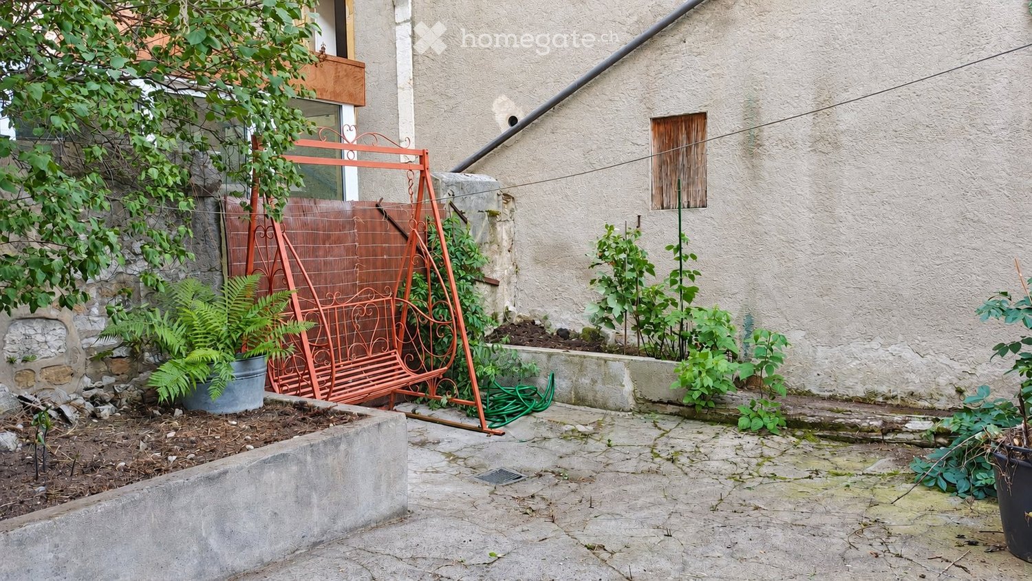 Appartamento con 1 locale

Appartamento completamente arredato proposto in subaffitto per una persona sola, per una durata di 3 a 6 mesi da concordare. Ingresso desiderato a partire da fine ottobre 1016, data flessibile.

Situato in pieno centro città di Neuchâtel, l'alloggio dispone di una cucina r, foto 5 di 5