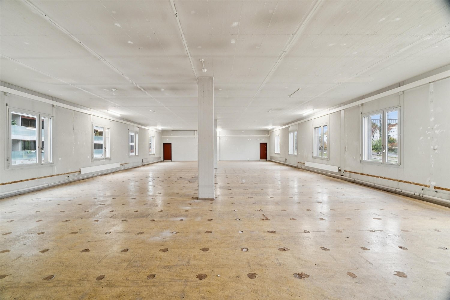 319m² commercial