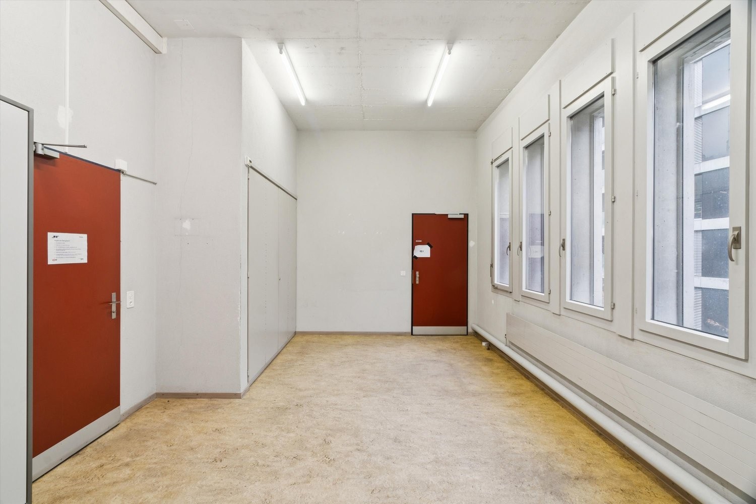 319m² commercial