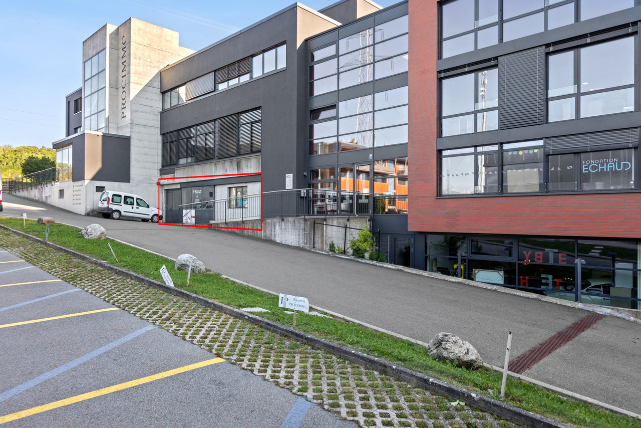 327m² commerciale