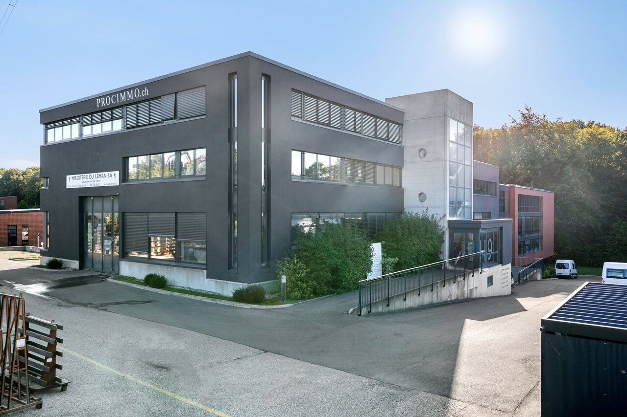 327m² commerciale