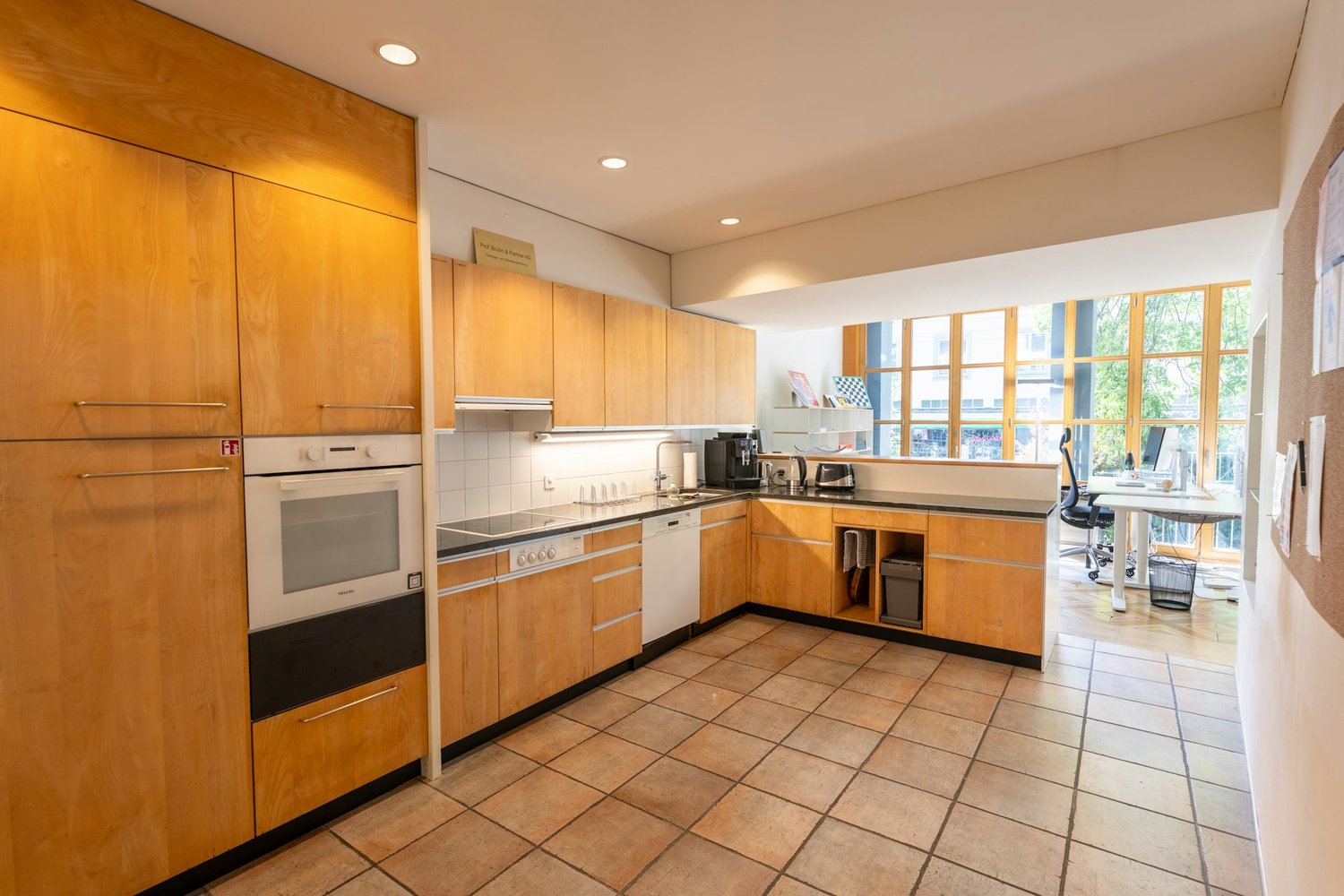 195m² ufficio, foto 4 di 10