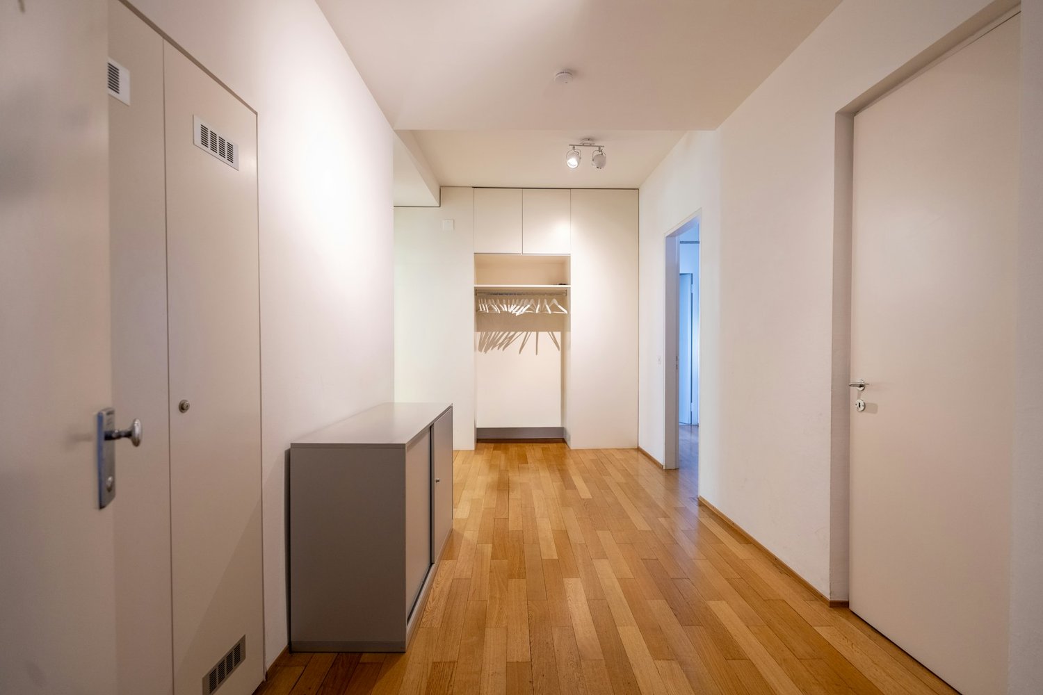 195m² ufficio, foto 10 di 10