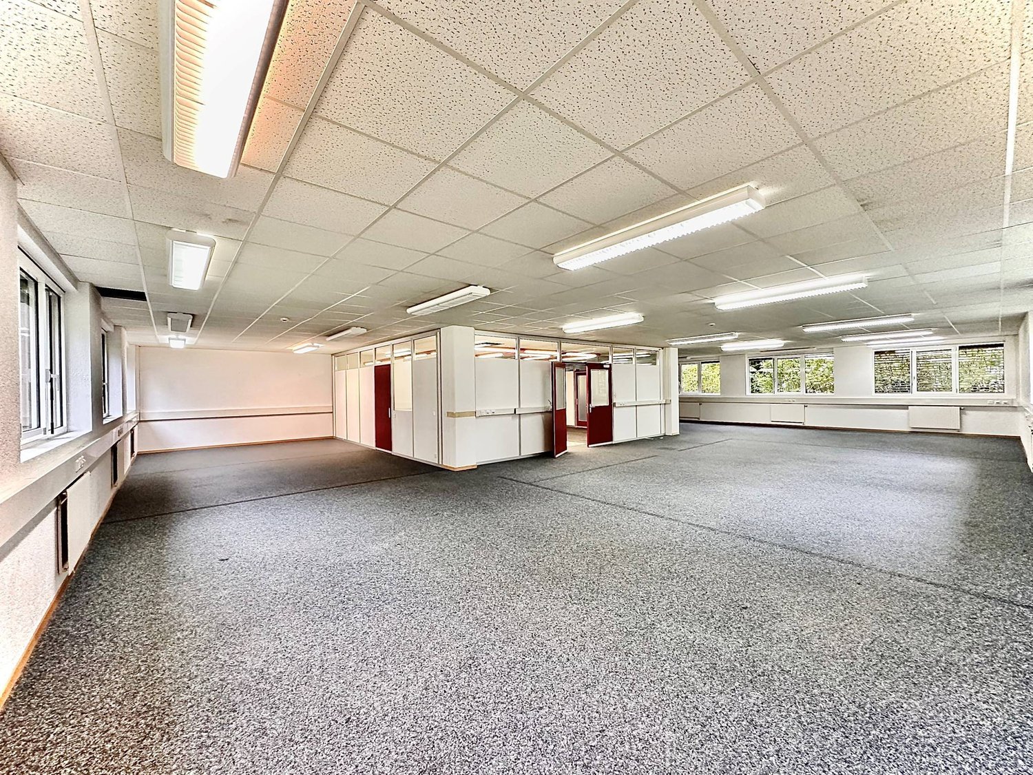 491m² commerciale, foto 3 di 3