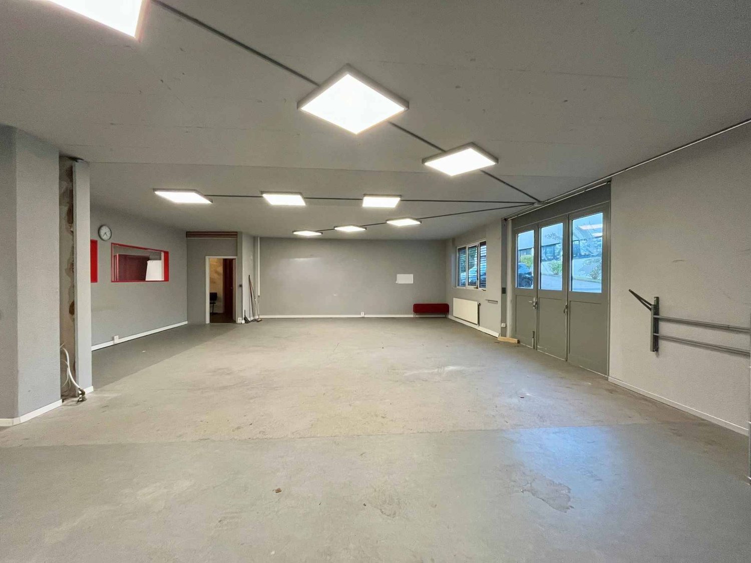 491m² commerciale, foto 2 di 3