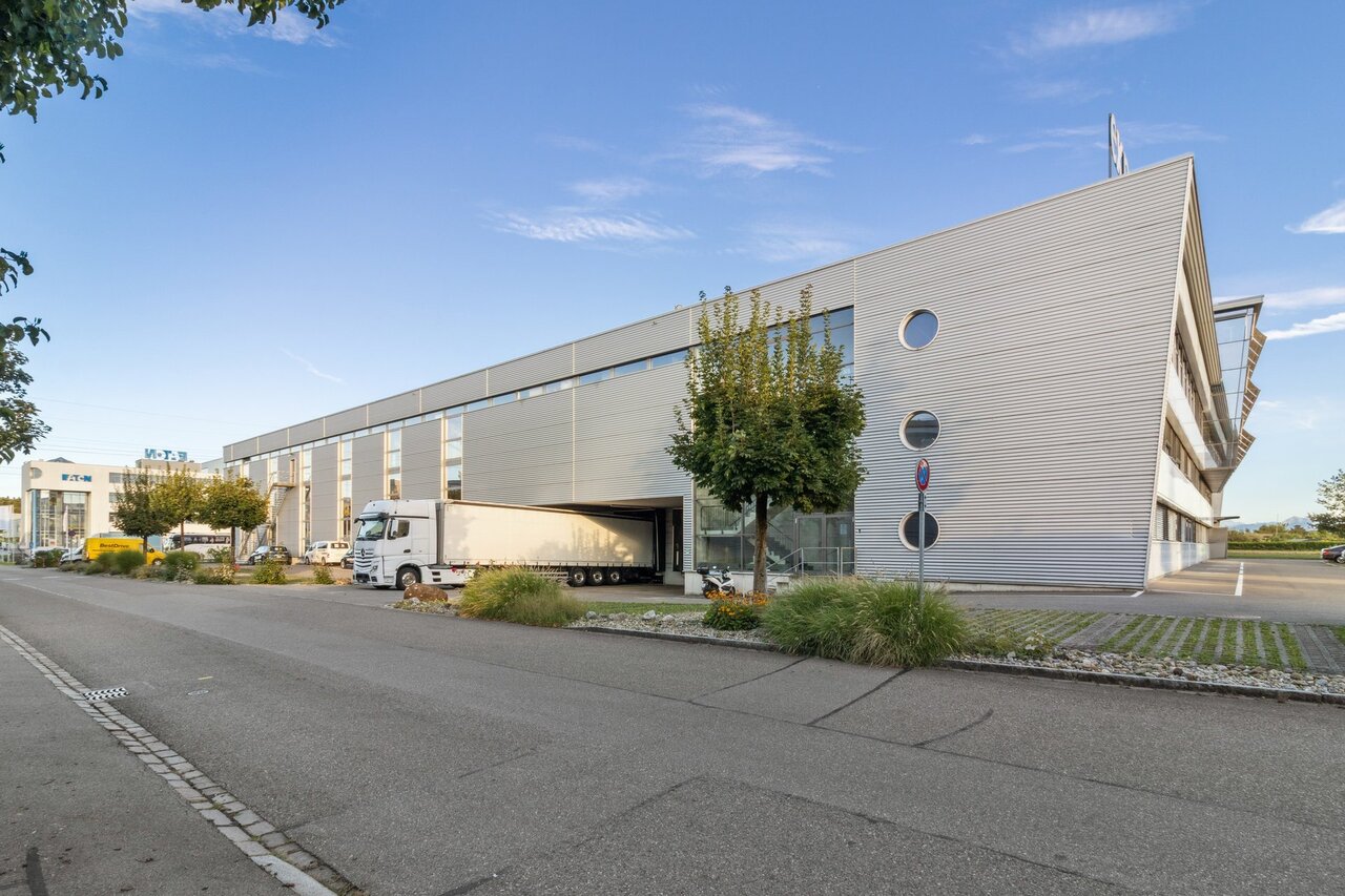 3933m² commerciale