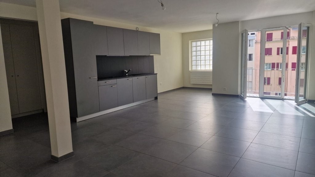 appartamento di 5 locali, foto 1 di 10