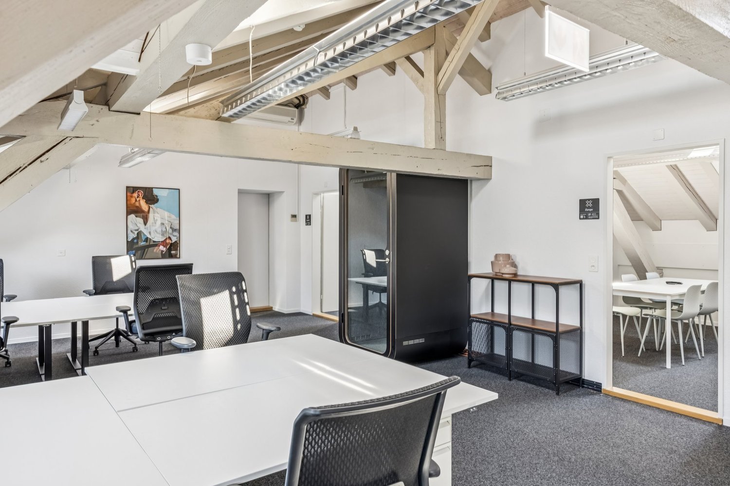 100m² office