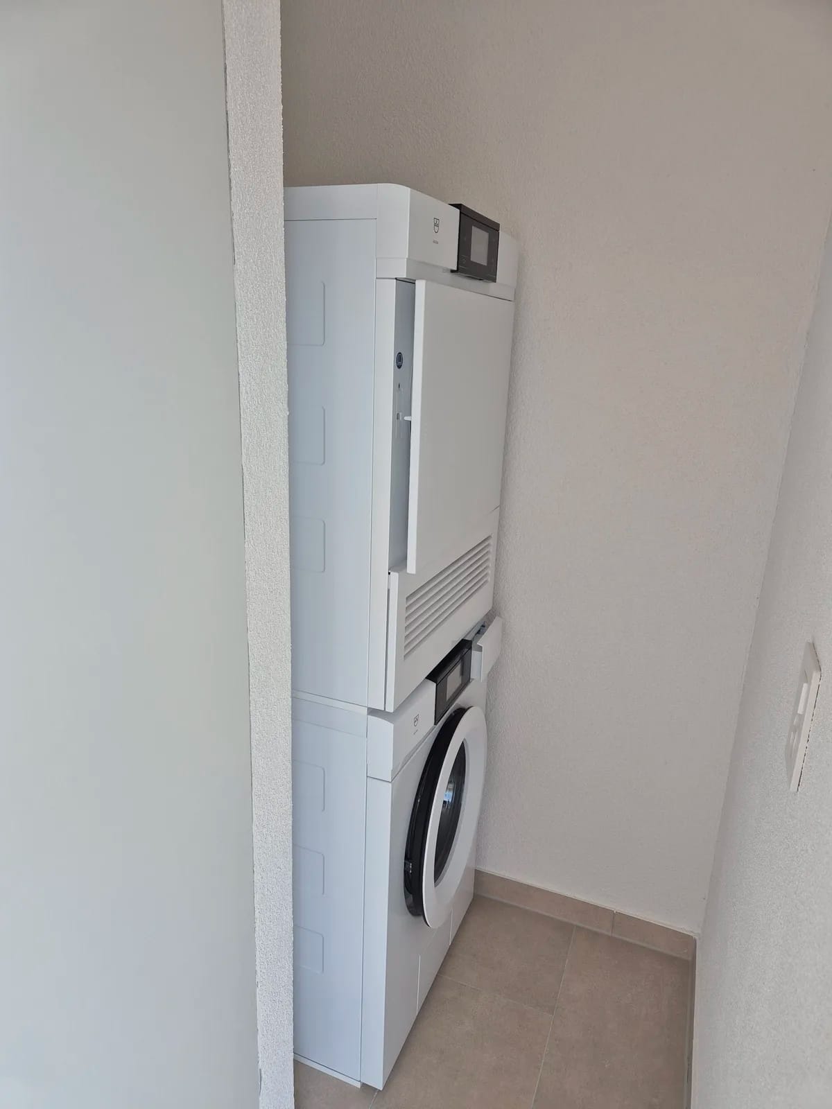 Appartamento attico di 3 ½ locali, foto 5 di 8