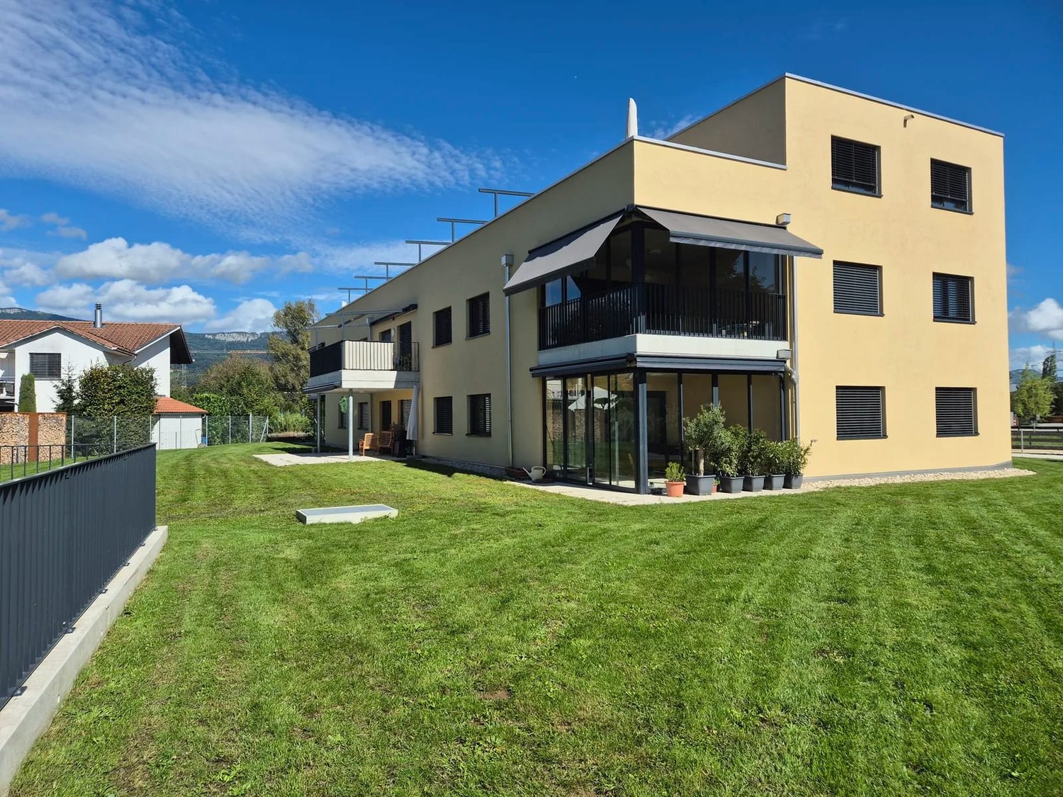 Appartamento attico di 3 ½ locali, foto 1 di 8