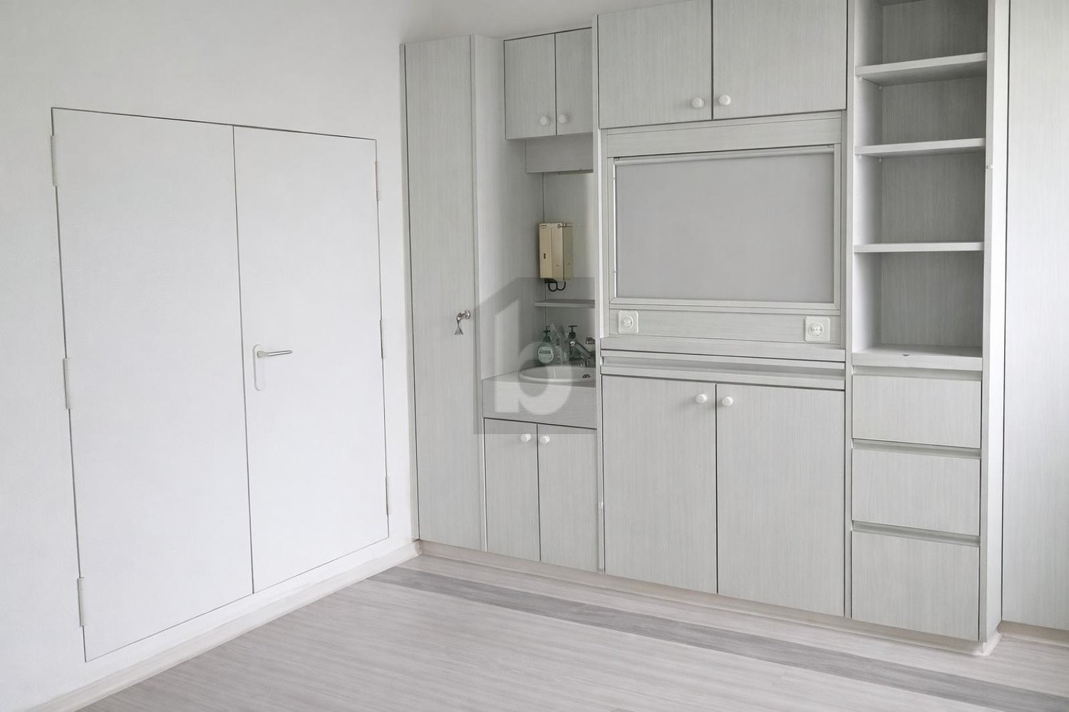 230m² studio