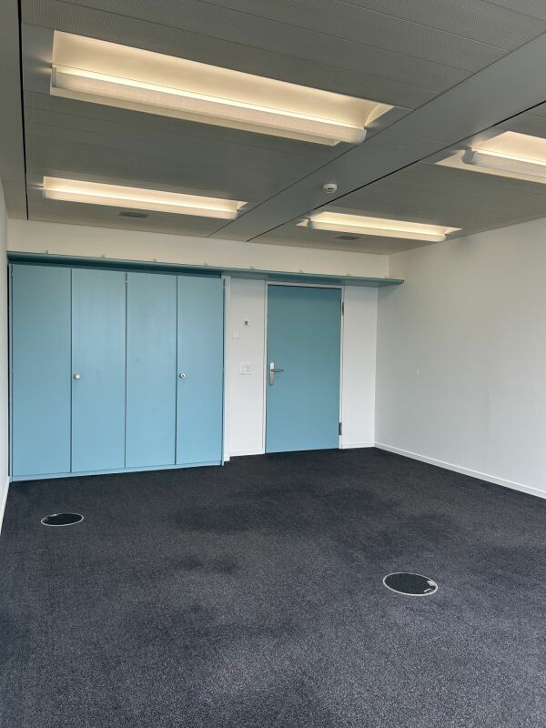 135m² bureau