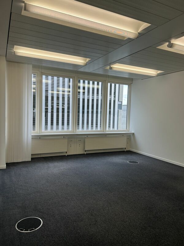 135m² bureau