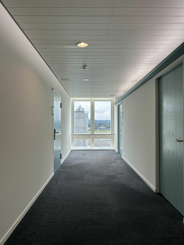 135m² bureau