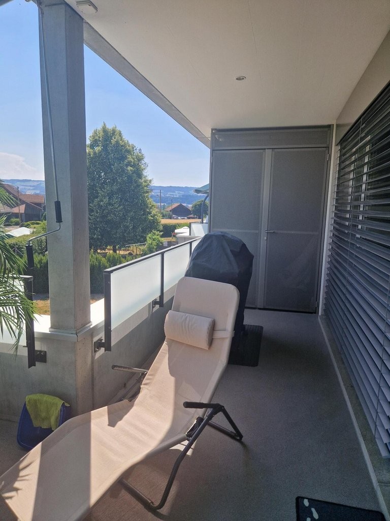 Appartamento di 4 ½ locali","description":"Sperimenti il comfort abitativo in un appartamento di 4,5 locali al 1° piano. Questo spazioso appartamento offre spazio sufficiente per una coppia senza figli o per single esigenti.   
  
Posti auto per CHF 130.00/mese completano l'offerta.   
  
Posizione 