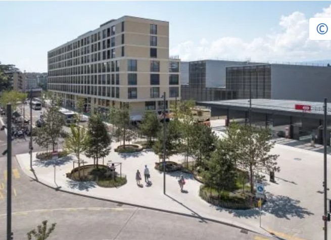 550m² commerciale, foto 2 di 2