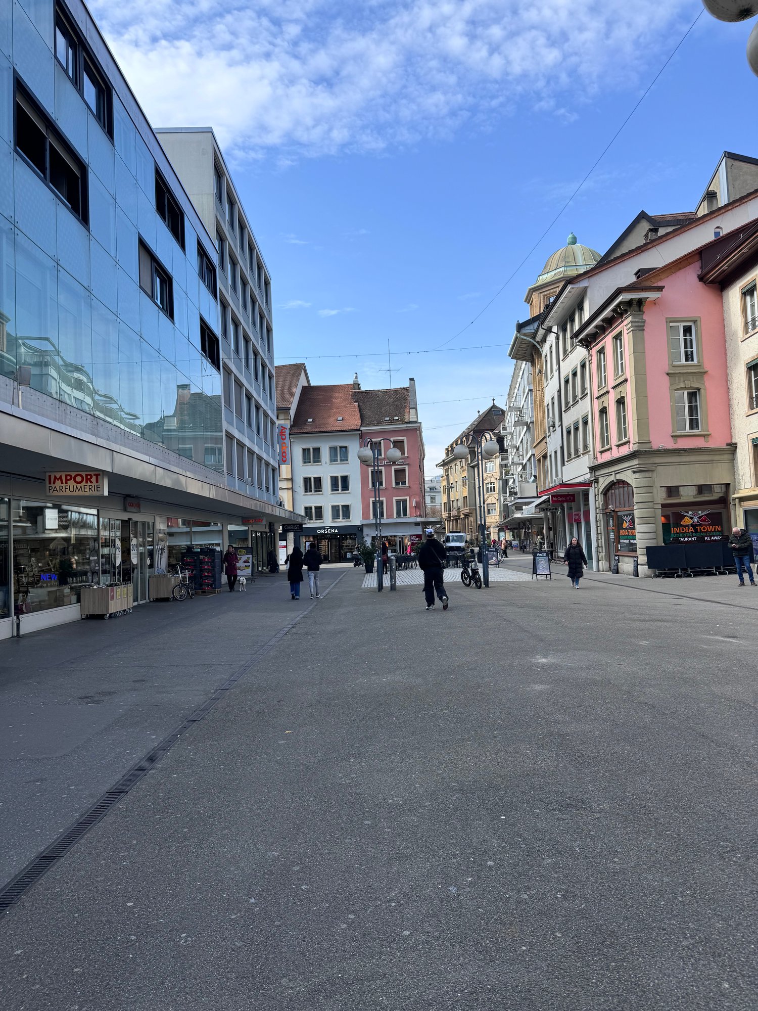 355m² caffè
