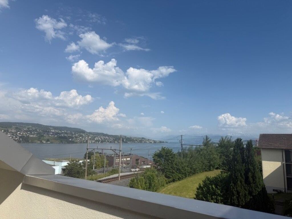 Appartement en attique de 2 ½ pièces