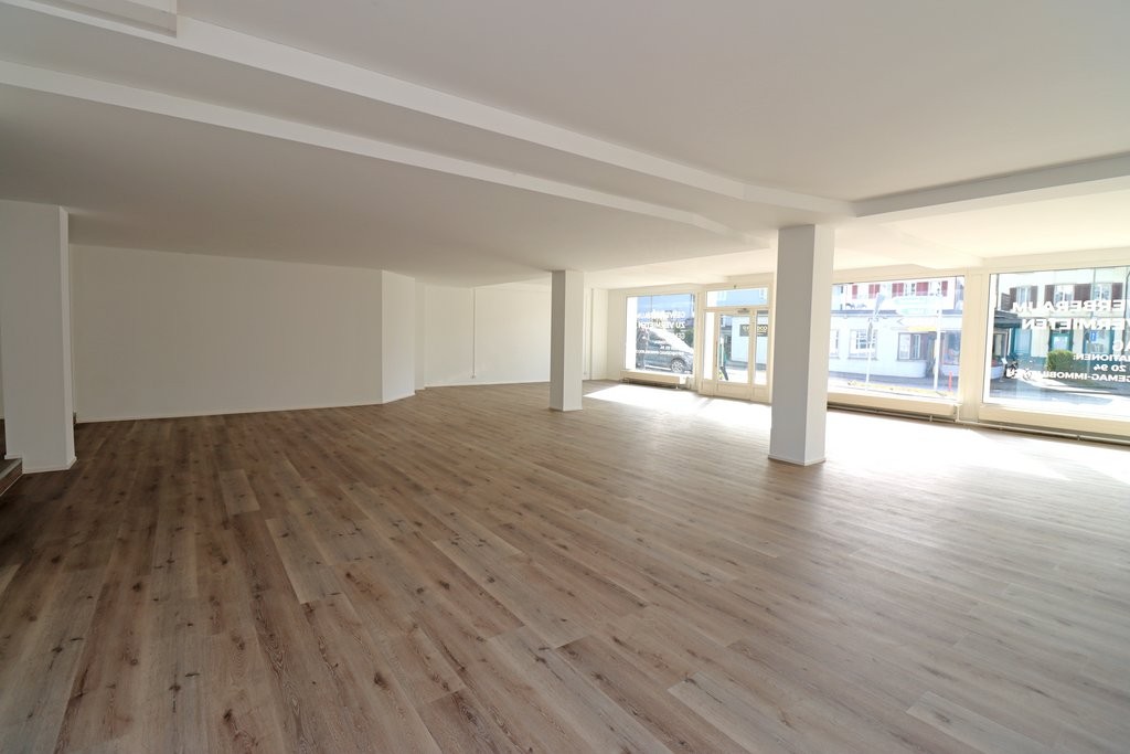 235m² commercial