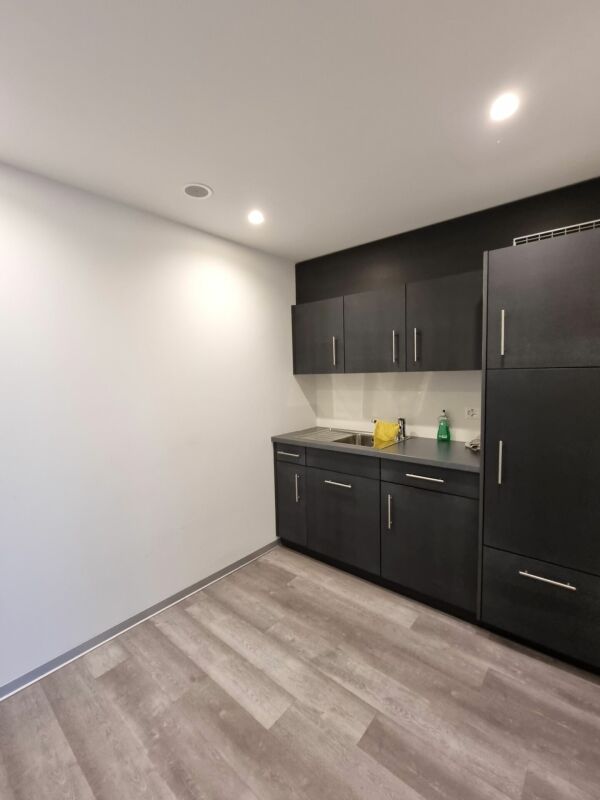 72m² commercial
