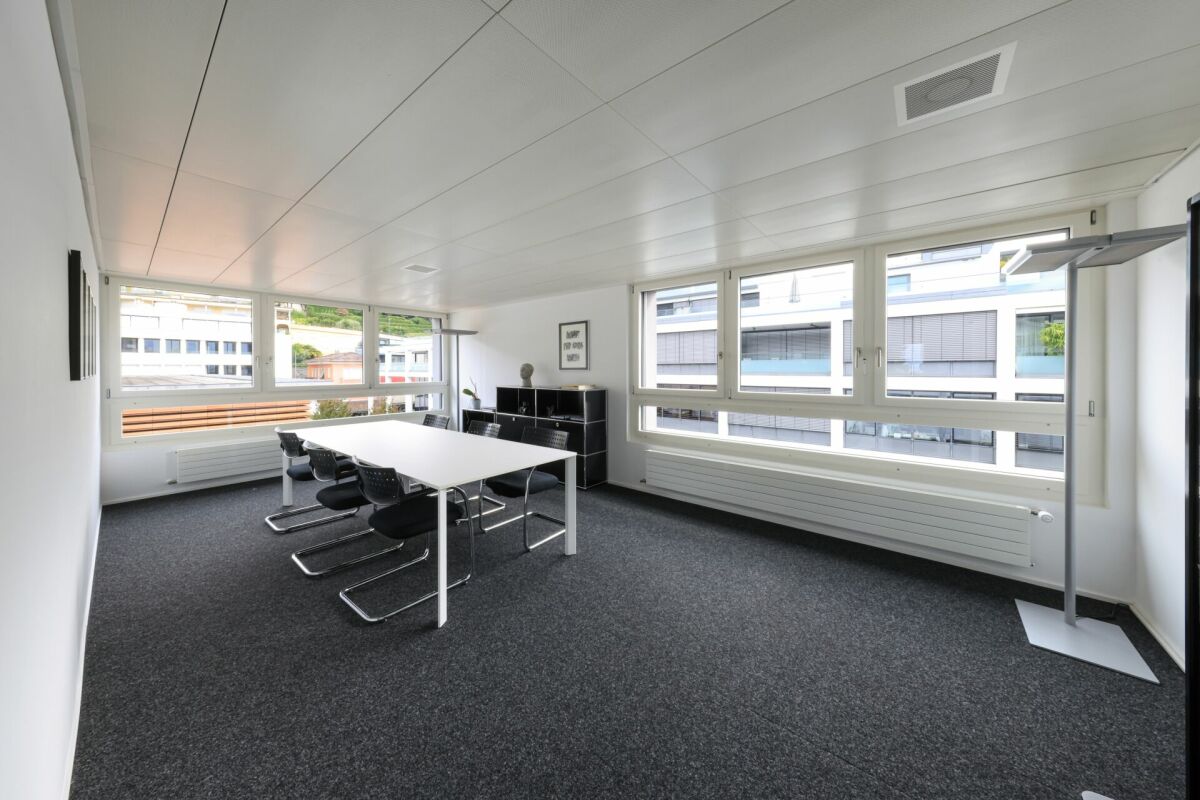 210m² office