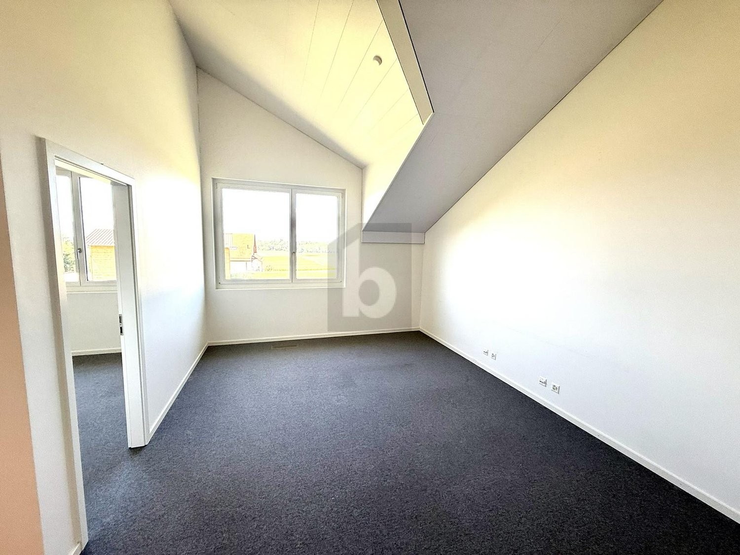 78m² office