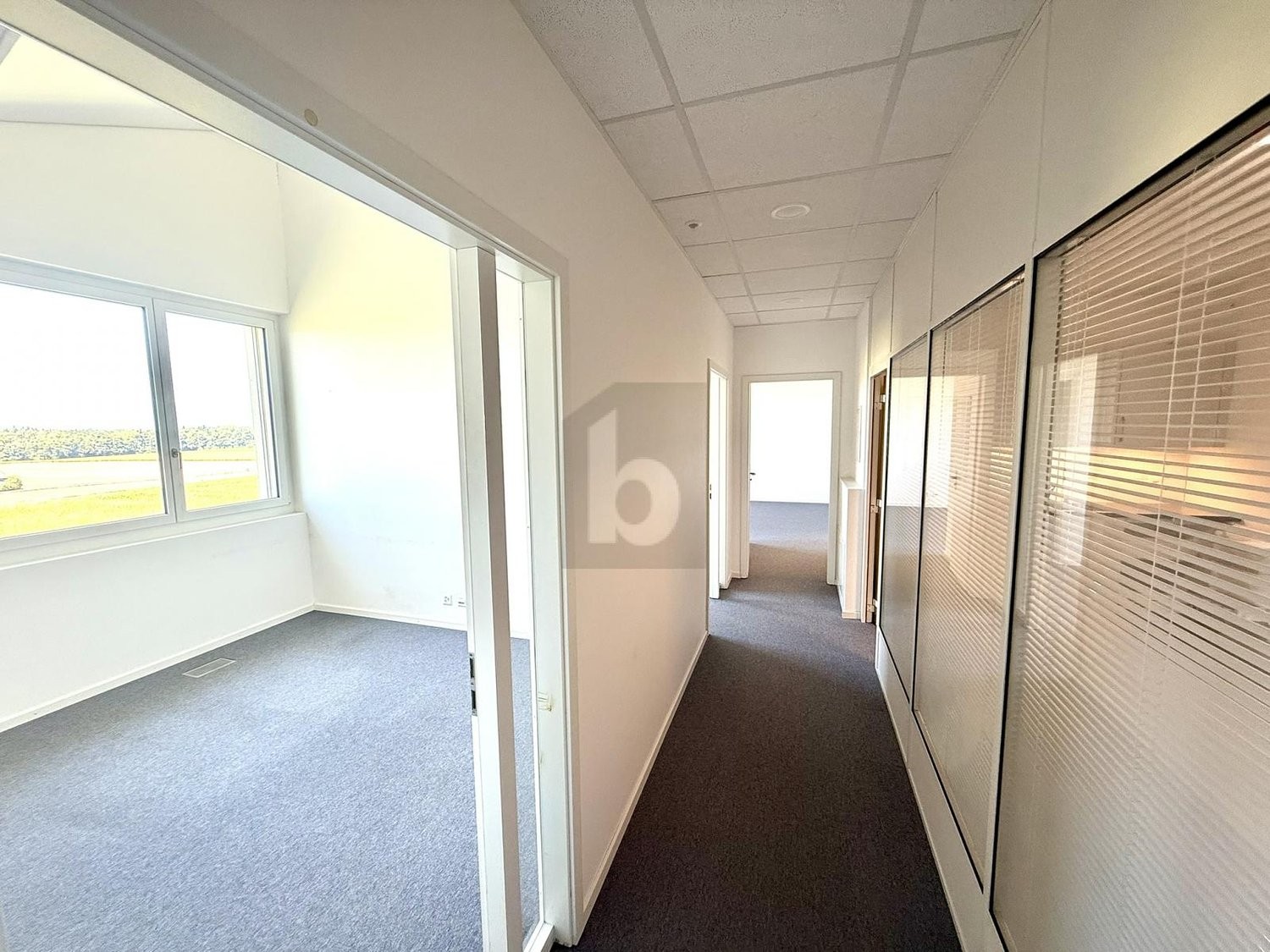 78m² office