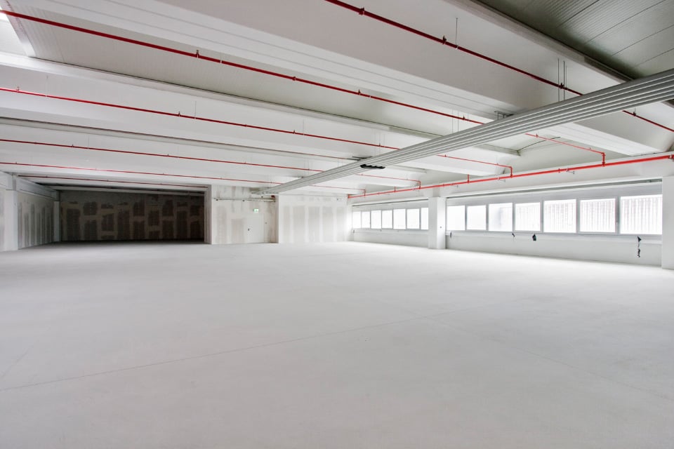784m² industrial object