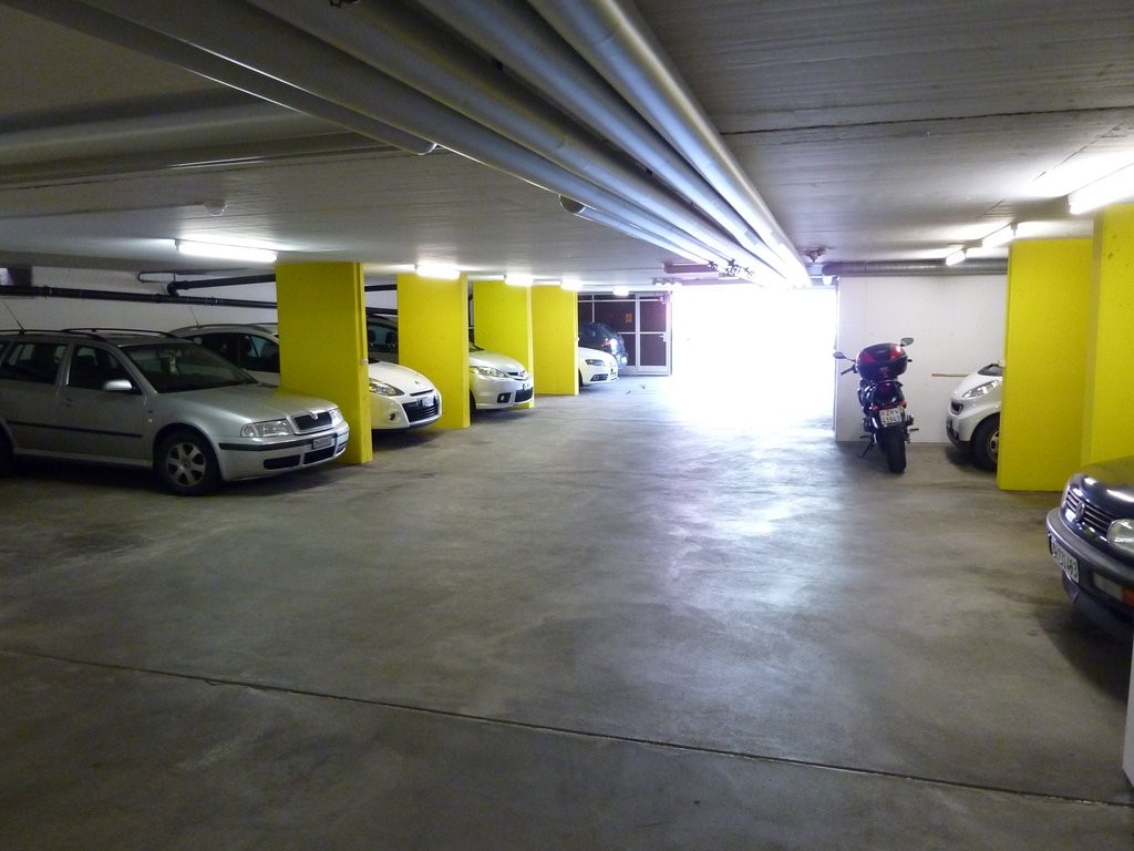 Posto auto coperto per biciclette