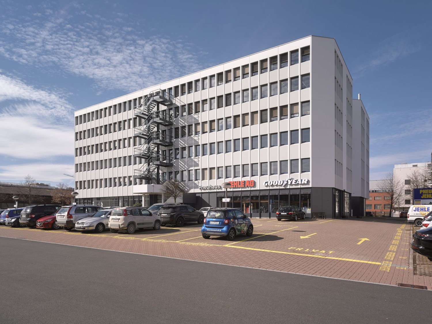 698m² ufficio