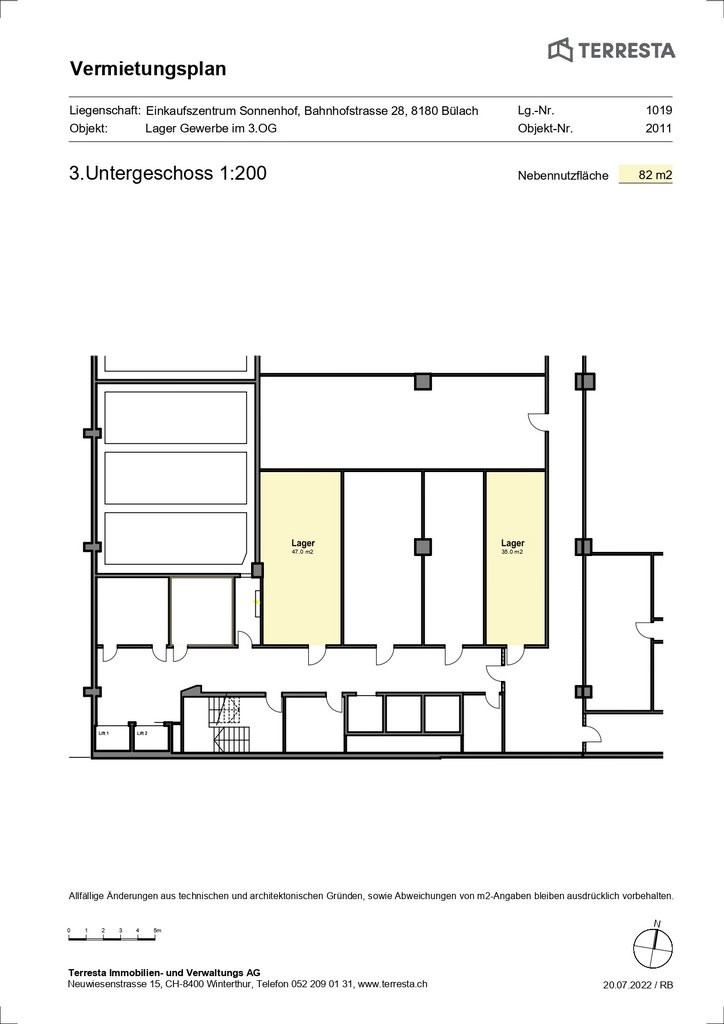 371m² shop