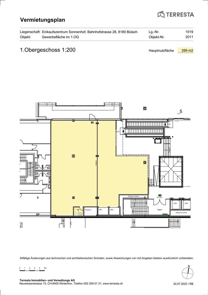 371m² shop
