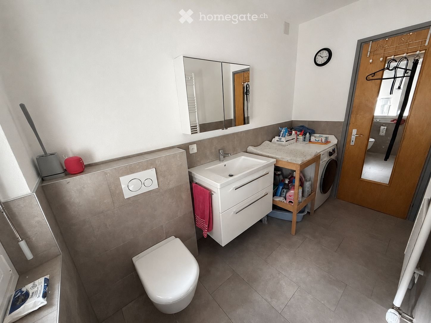5 rooms apartment