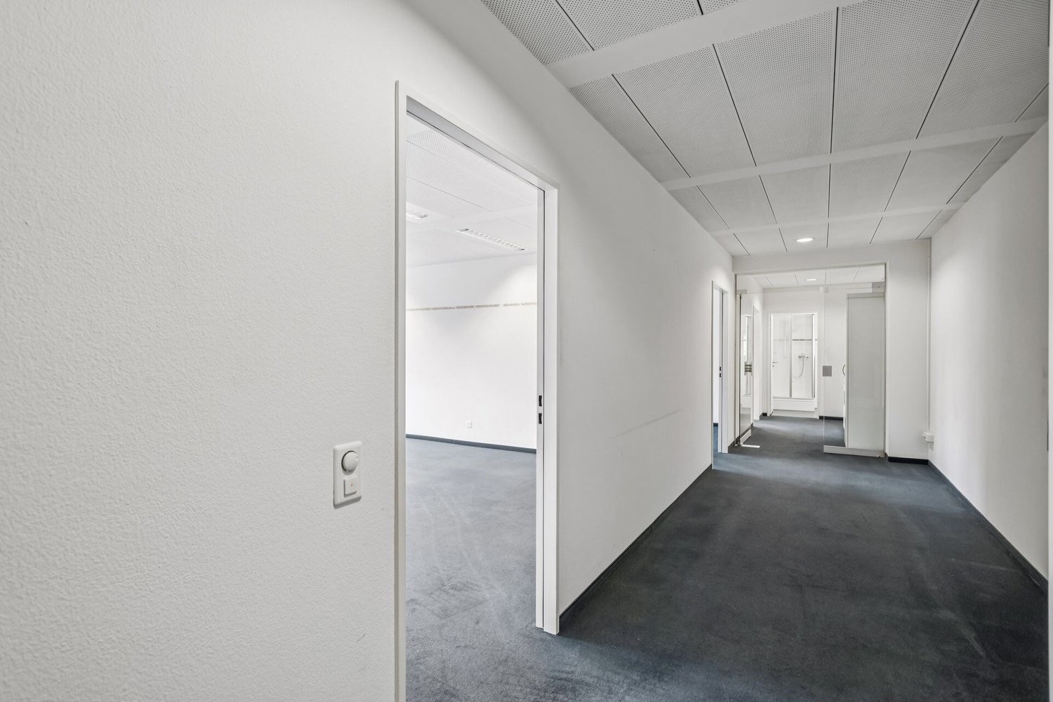 197m² ufficio, foto 8 di 10