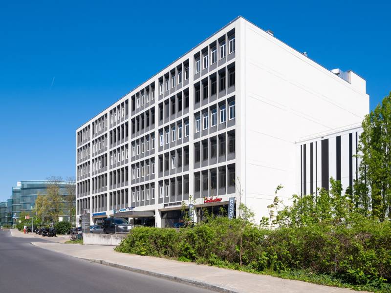 75m² office, foto 1 di 9
