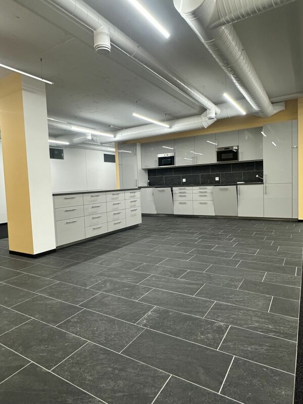 670m² commerciale