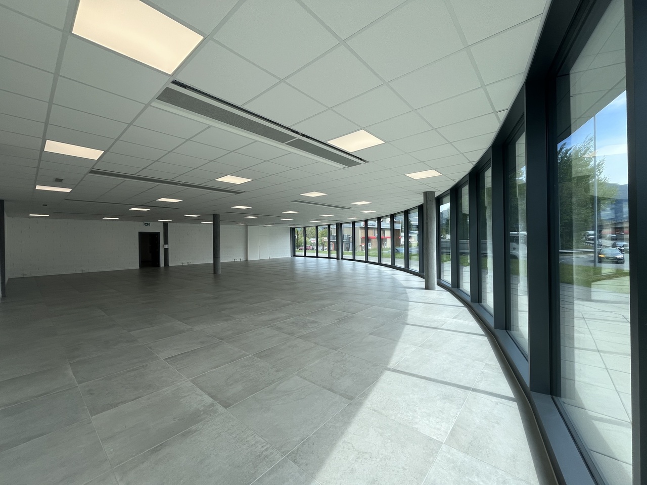 243m² Laden