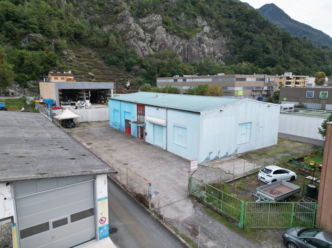 1316m² local de stockage